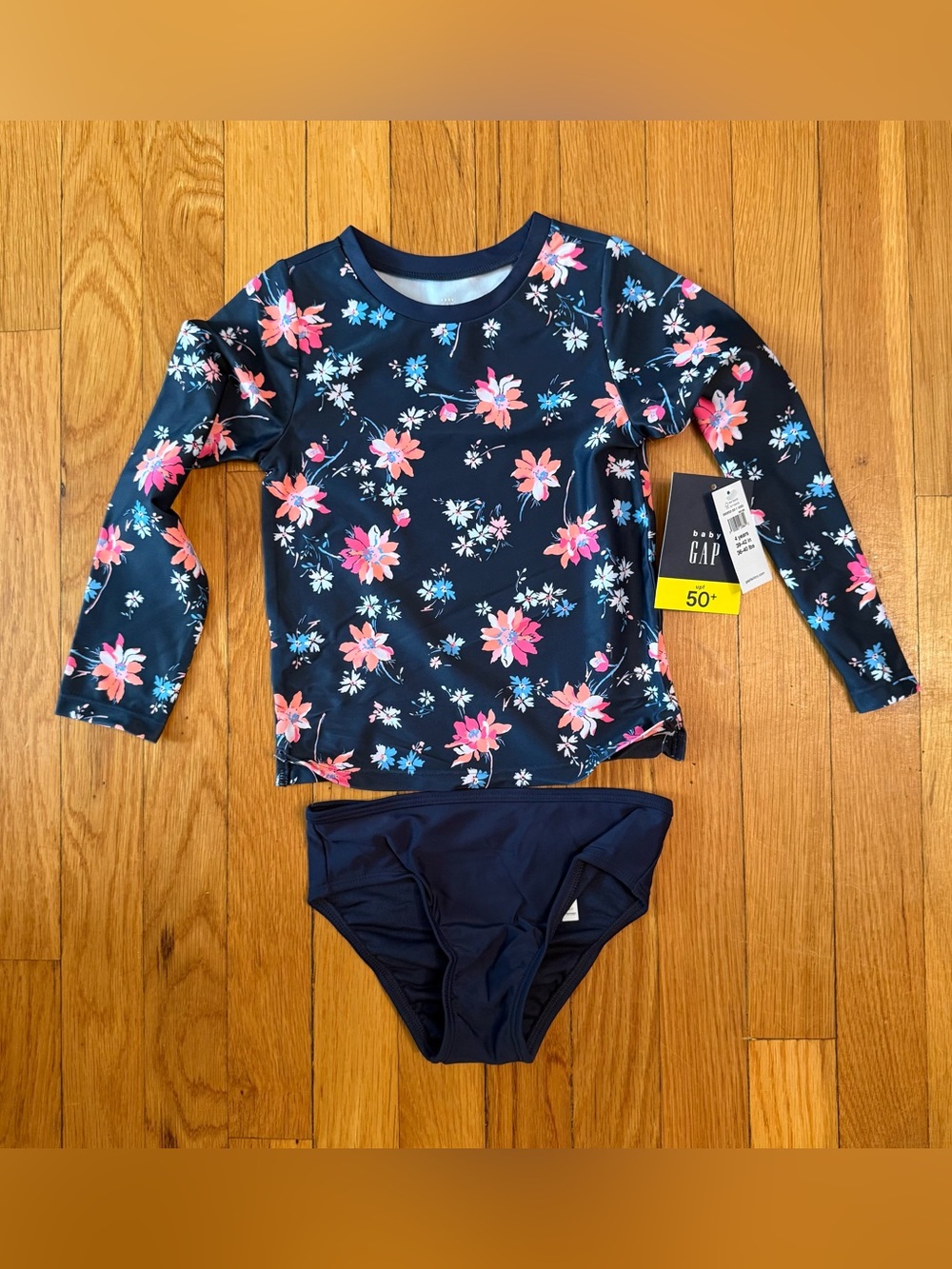 NWT Baby Gap girls floral 2 piece rash guard bathing suit size 4